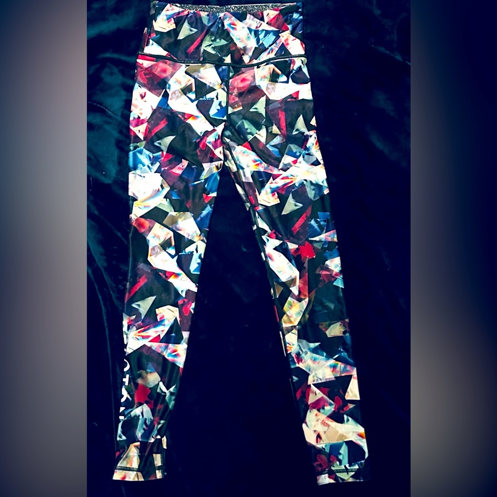 Peloton Jewel print, size medium leggings never worn